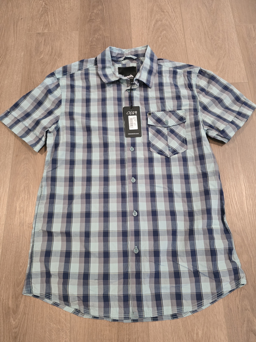 Bench Men's Short Sleeve Plaid Button Up Shirt Light Blue Navy Size Medium NWT